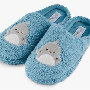 GORDON 🦈 Grey Shark Squishmallow Women’s Fuzzy Slippers NEW